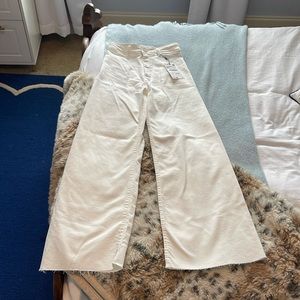 Super cute wide leg, high rise Zara white jeans